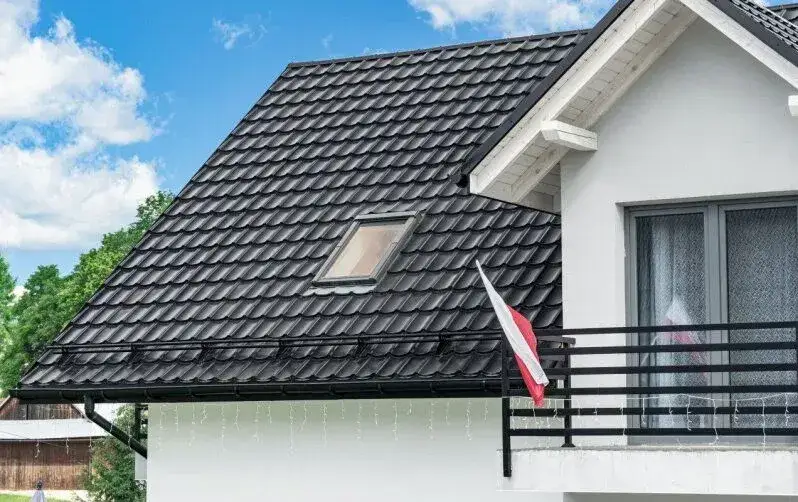 Zdjęcie Jak ocieplić stary dach z dachówki i uniknąć problemów z wilgocią