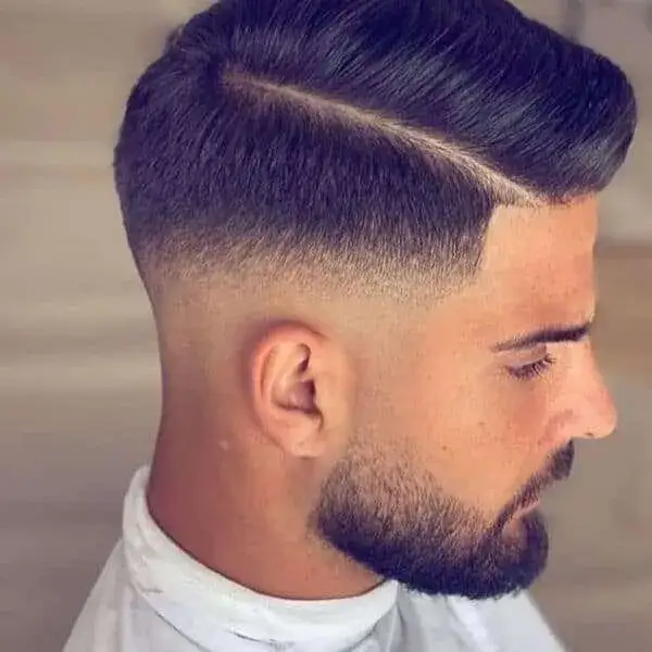 Zdjęcie Krótkie fryzury męskie: Rewolucyjne triki stylizacji bez porażki