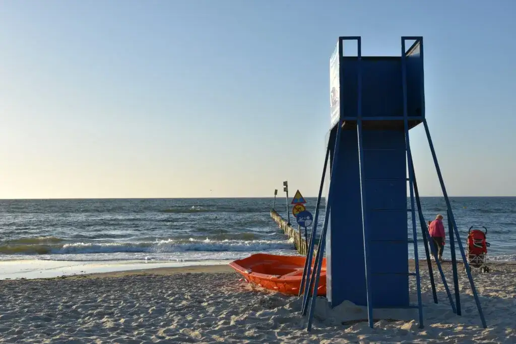 Zdjęcie Czy można się kąpać w Bałtyku? Sprawdź aktualne zagrożenia i bezpieczeństwo