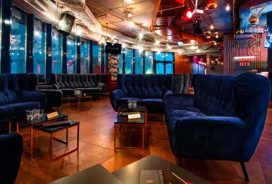 Zdjęcie Najlepsze kluby w Pałacu Kultury – sprawdź, co oferują