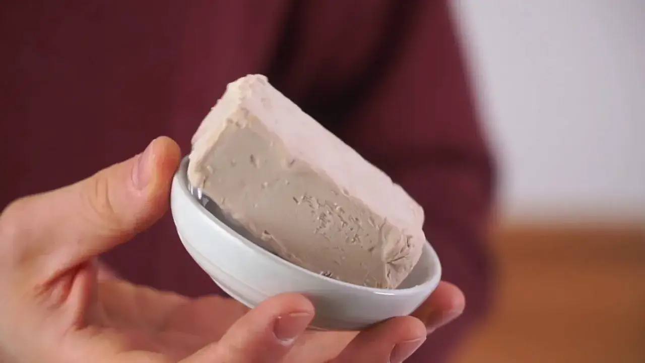 Zdjęcie Ile świeżych drożdży na 1 kg mąki? Sprawdź idealne proporcje