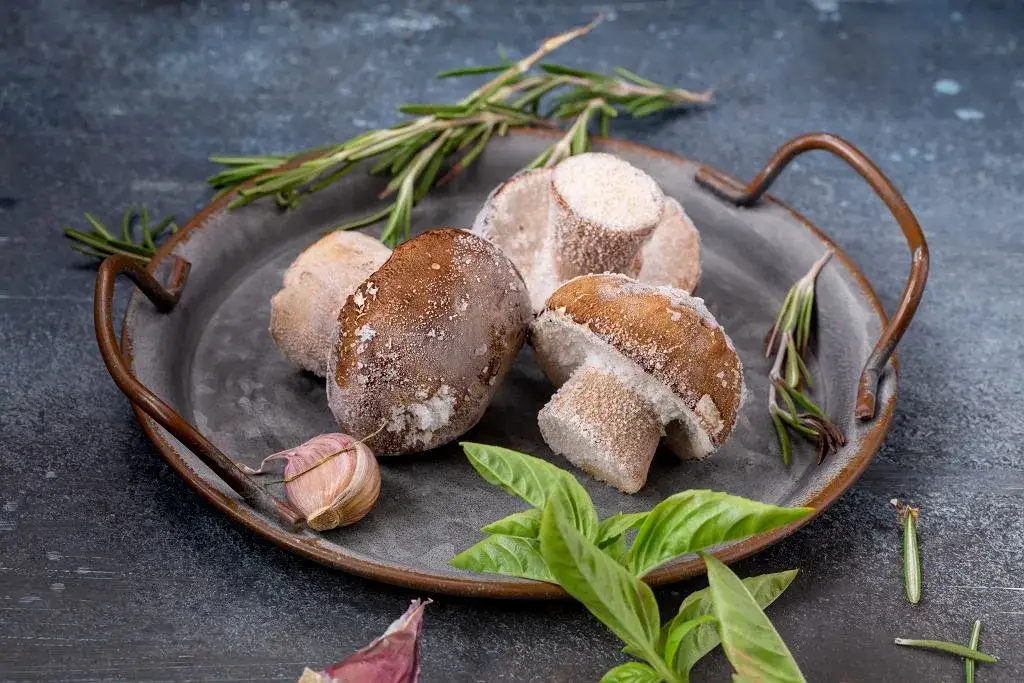 Zdjęcie Mrożone grzyby do zupy. Uważaj! Błędne rozmrażanie niszczy ich smak