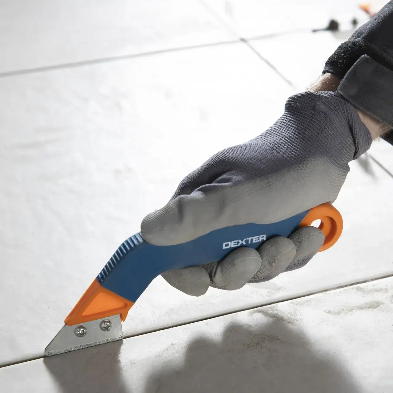 Zdjęcie Jak wymienić fugę w płytkach – uniknij najczęstszych błędów i oszczędzaj