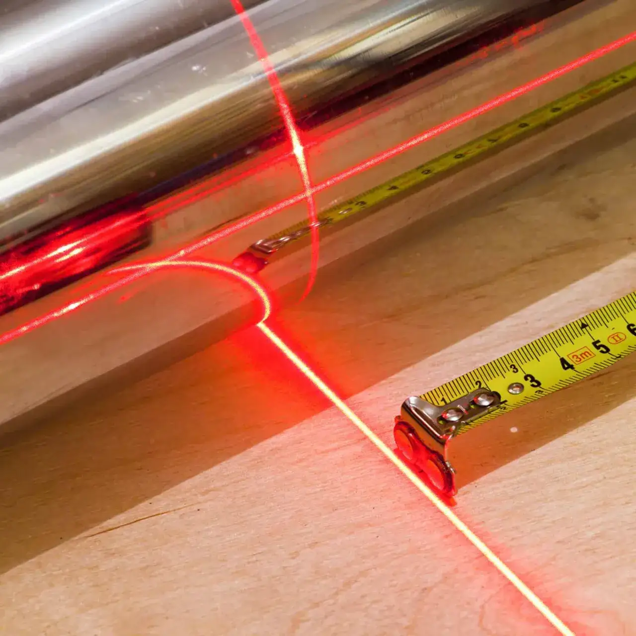 Zdjęcie Jaka poziomica laserowa? Odkryj najlepsze modele i ich zastosowania