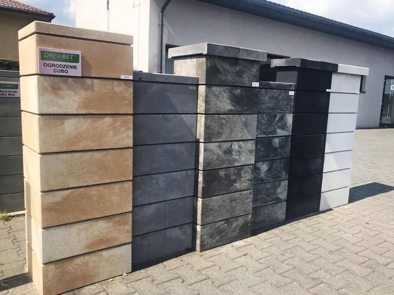 Zdjęcie Jaki beton do zalewania bloczków ogrodzeniowych dla trwałej konstrukcji?