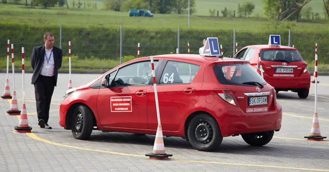Zdjęcie Ile pytań jest na egzaminie na prawo jazdy kat B? Sprawdź, czy zdasz!