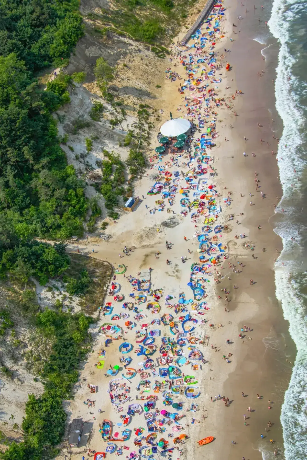 Zdjęcie Gdzie leży Jastrzębia Góra? Odkryj jej wyjątkowe położenie nad morzem