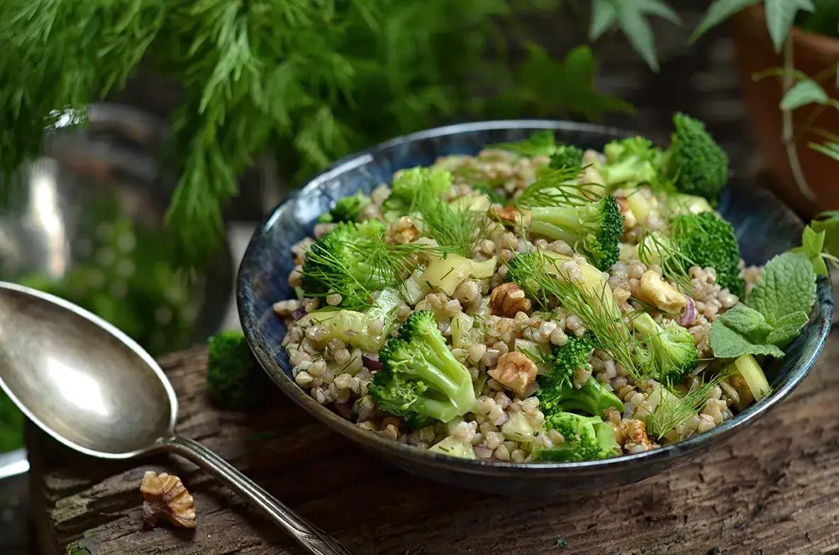 Zdjęcie Jak przygotować dietetyczne sałatki z kaszami: 5 najlepszych przepisów