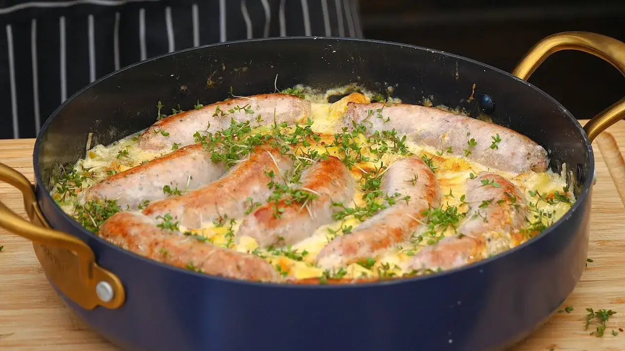 Zdjęcie Szybkie i tanie przepisy na obiad z kiełbasy, które zaskoczą smakami