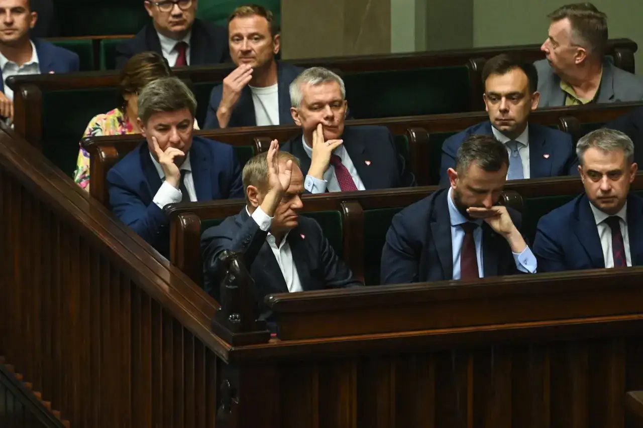 Zdjęcie Jaką większością Sejm odrzucił poprawki Senatu i co to oznacza?