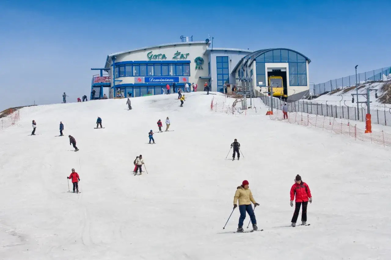 Zdjęcie Od kiedy otwarte stoki narciarskie? Sprawdź daty otwarcia w Polsce