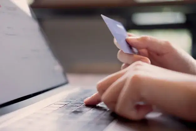 Zdjęcie Czy cena na stronie internetowej jest wiążąca dla sprzedawcy?