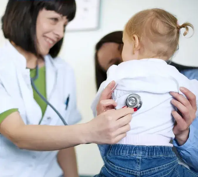 Zdjęcie Skuteczne sposoby na mokry kaszel u niemowlaka - co warto wiedzieć