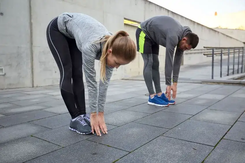 Zdjęcie No estires est&aacute;tico antes de entrenar: Calienta mejor y evita lesiones
