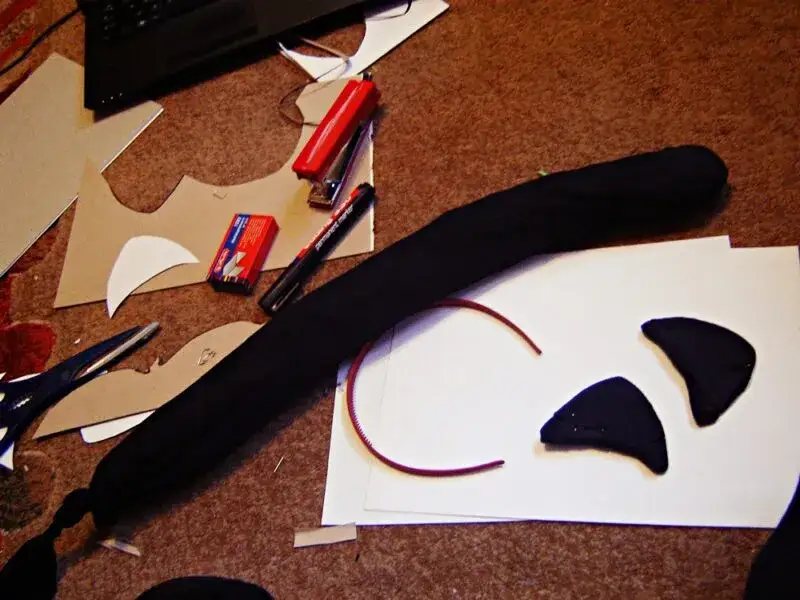 Zdjęcie Jak zrobić ogon kota z rajstop – łatwy sposób na wyjątkowy kostium