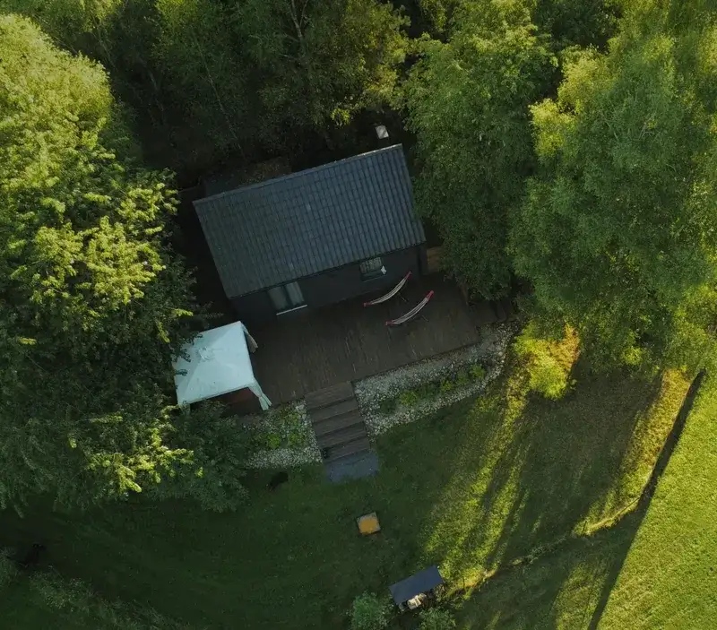 Zdjęcie Najlepsze domki nad jeziorem w Zachodniopomorskiem na wymarzone wakacje