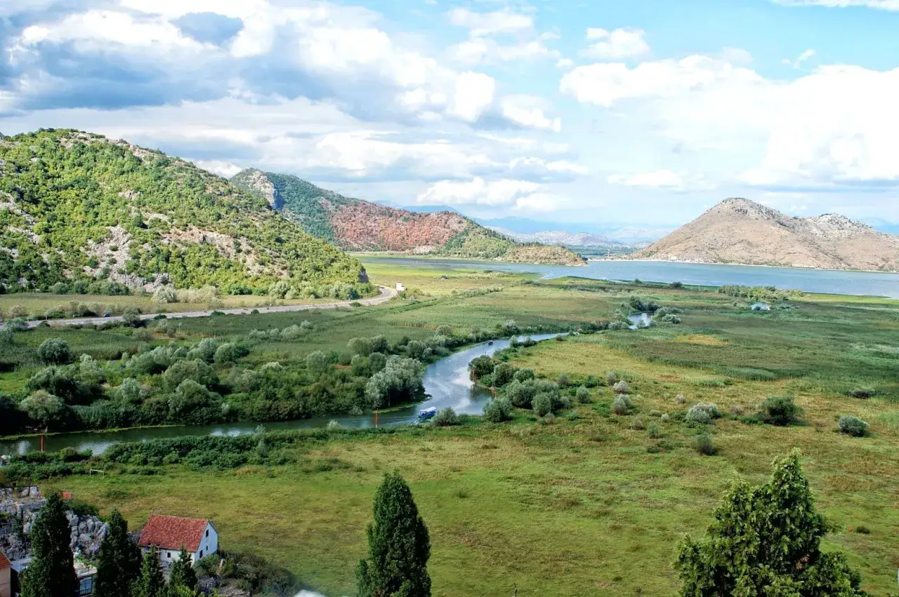 Zdjęcie Jezioro Szkoderskie: Tajemnice, które zaskoczą każdego turystę