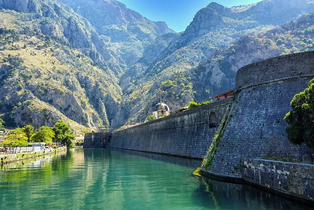 Zdjęcie Czarnogóra gdzie na wakacje – najlepsze miejsca i atrakcje, które zachwycają