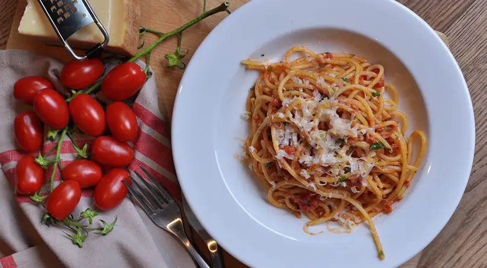 Zdjęcie Spaghetti all'amatriciana: tradycyjny przepis, który zachwyca smakiem