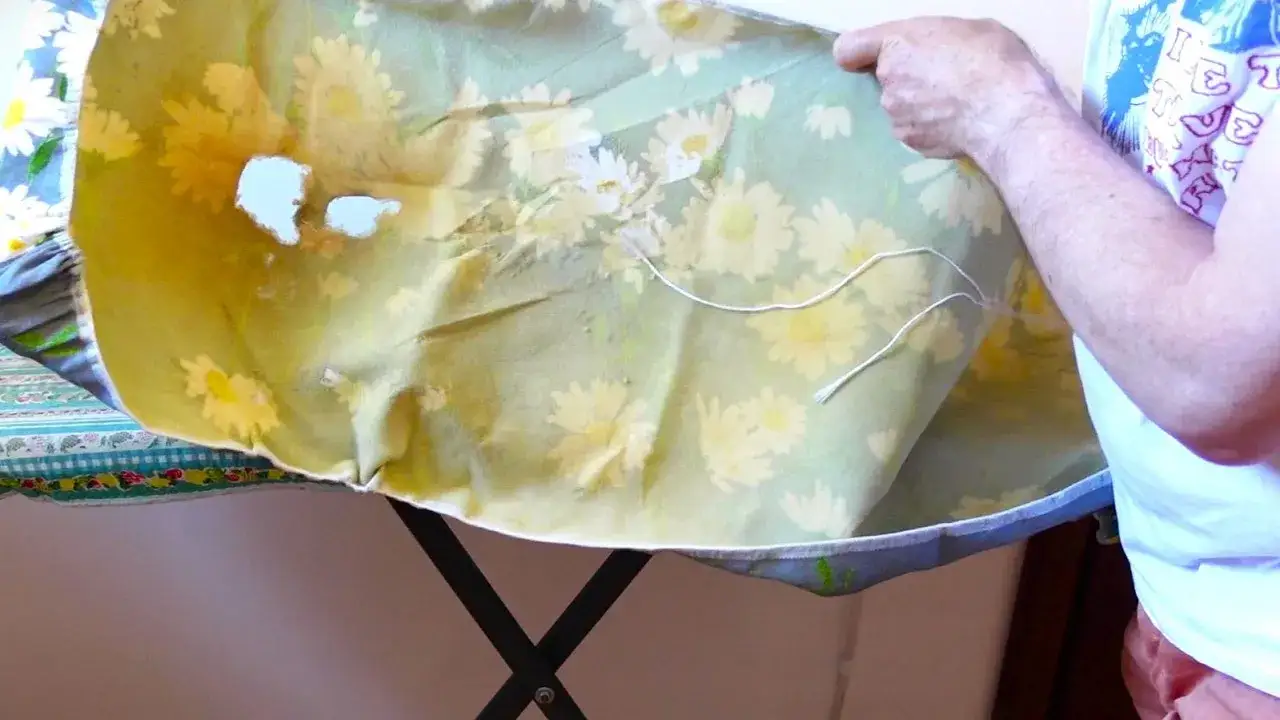 Zdjęcie Jak założyć pokrowiec na deskę do prasowania bez frustracji