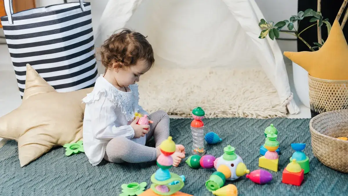 Zdjęcie Pluszak sensoryczny: magiczny świat rozwoju twojego dziecka