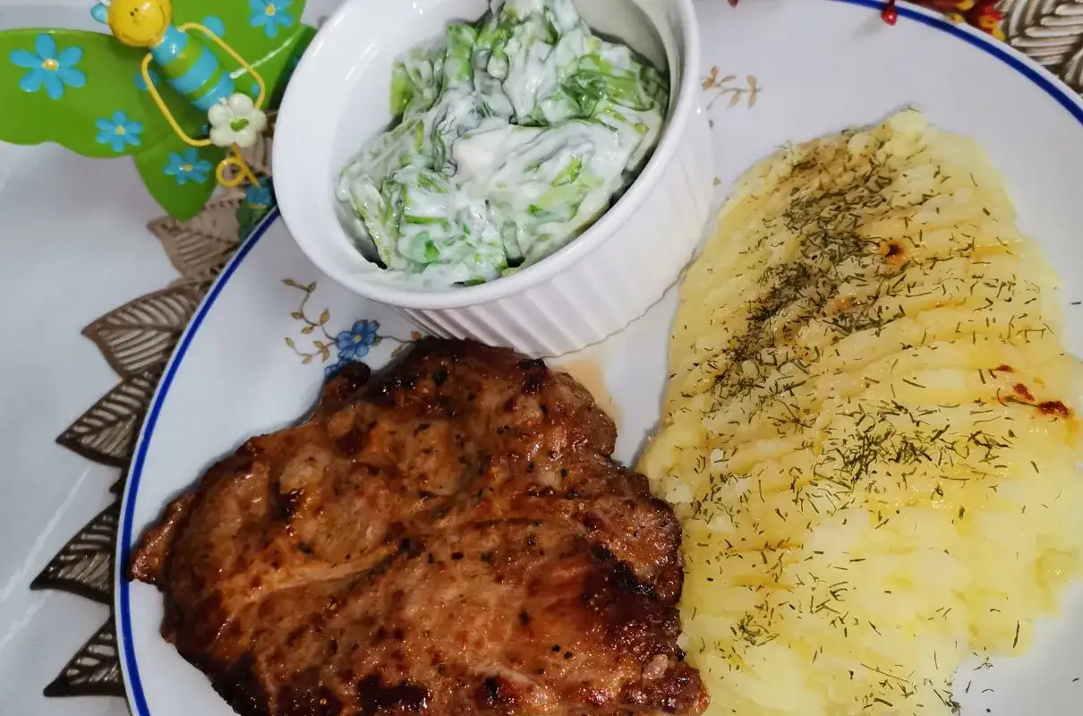 Zdjęcie Jak długo smażyć karkówkę na patelni: 5 sprawdzonych porad dla początkujących