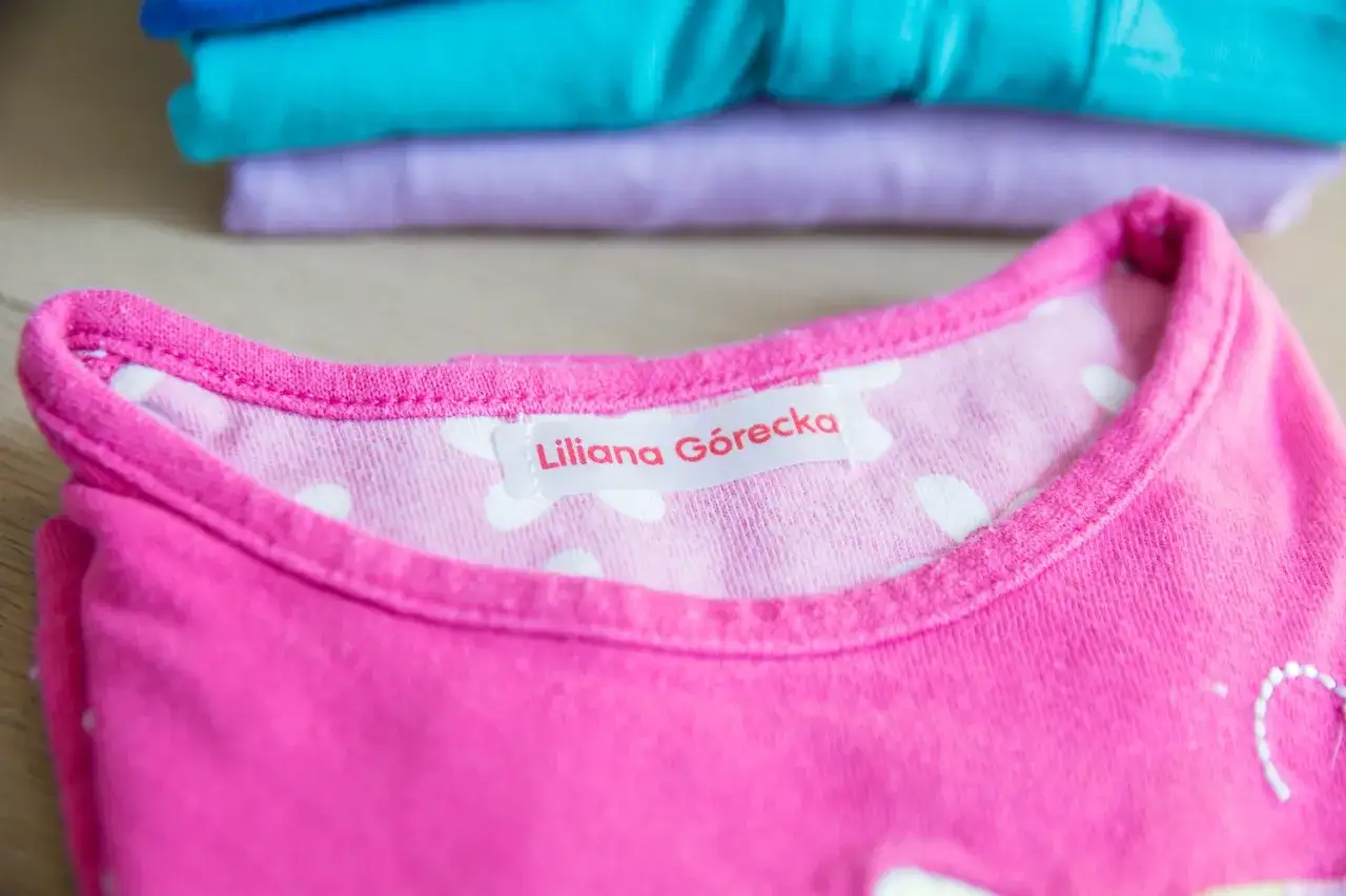 Zdjęcie Jak oznaczyć ubrania przedszkolaka, by uniknąć pomyłek i zmartwień