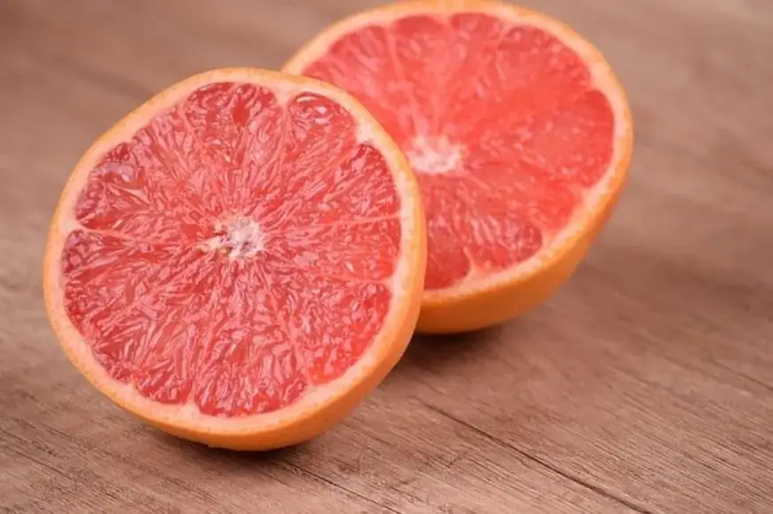 Zdjęcie Kiedy jest sezon na grejpfruty i jak wybrać najlepsze owoce?
