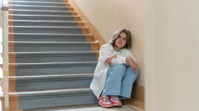 Zdjęcie Czy samookaleczanie to grzech ciężki? Zrozum moralne konsekwencje