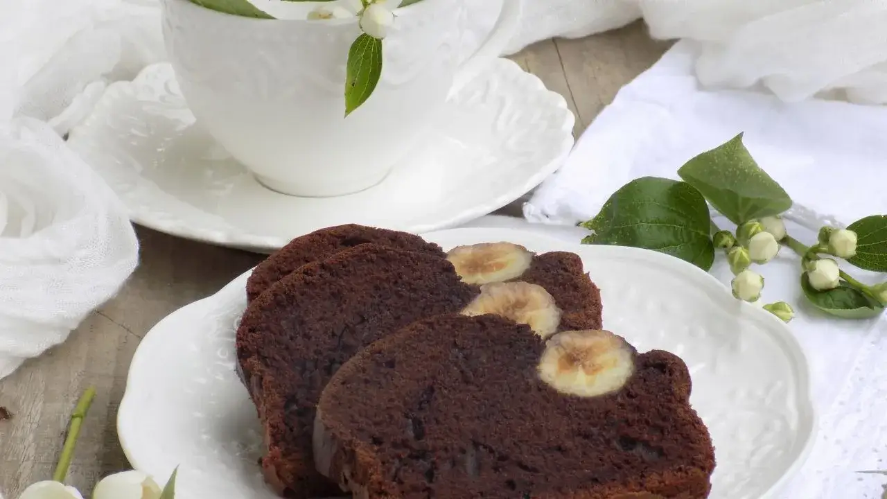 Zdjęcie Pyszne ciasto kakaowe z bananami – łatwy przepis na deser, który zachwyca