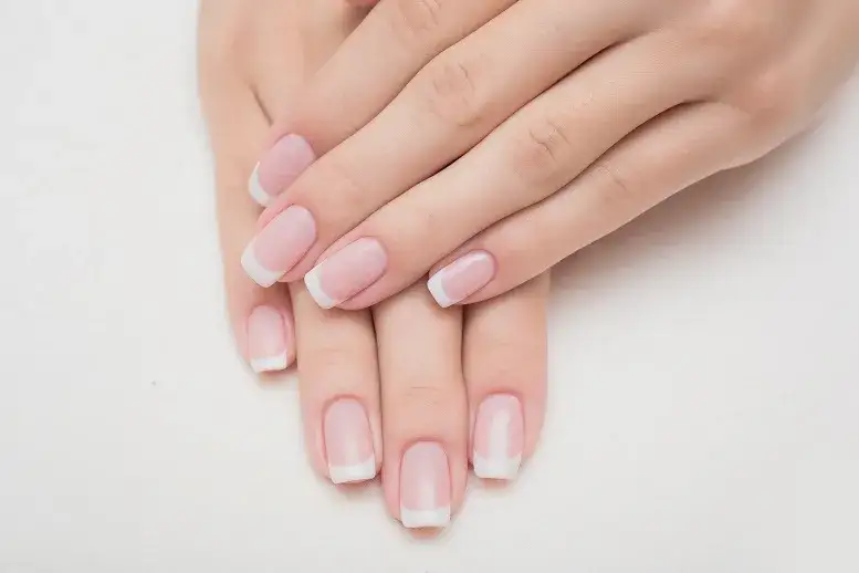 Zdjęcie Jak wyczyścić paznokcie od spodu i uniknąć problemów z higieną