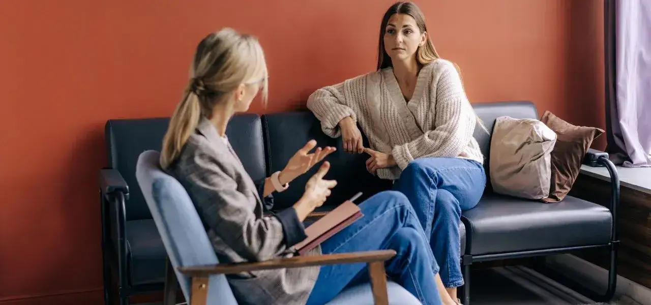 Zdjęcie Czy psycholog jest lekarzem? Odkryj kluczowe różnice i fakty