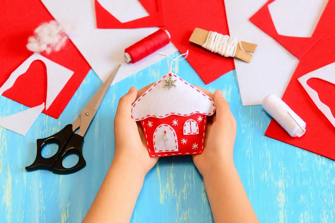 Zdjęcie Ozdoby z filcu jak zrobić - proste sposoby na kreatywne dekoracje