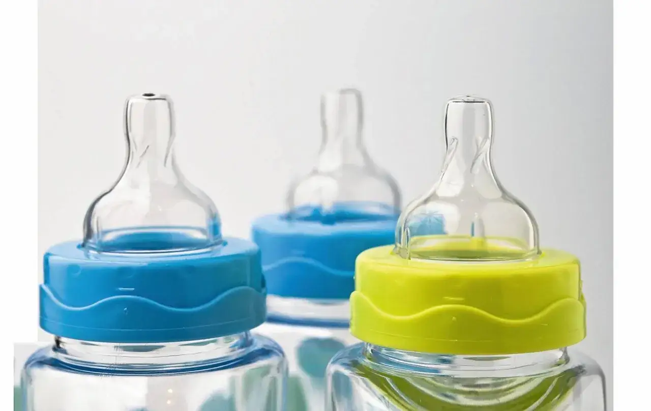 Zdjęcie Jak odzwyczaić dziecko od picia mleka z butelki bez łez i stresu