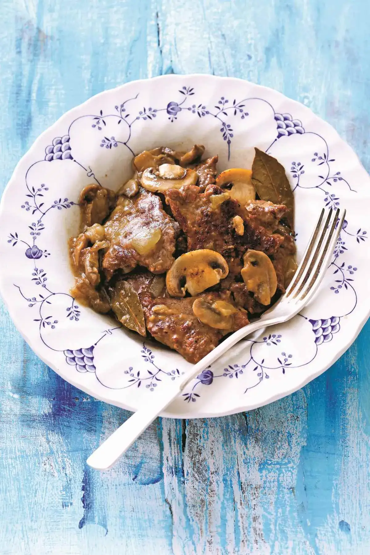 Zdjęcie Jak zrobić wołowinę w sosie własnym – prosta i pyszna receptura