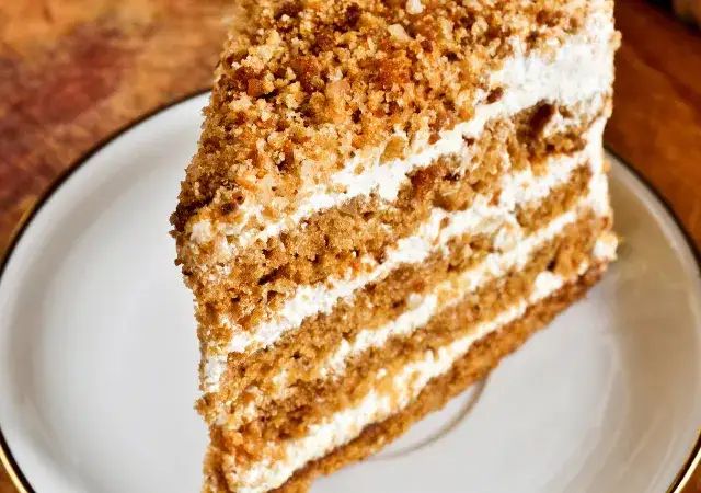 Zdjęcie Orzechowiec ciasto - prosty przepis na pyszne, warstwowe ciasto