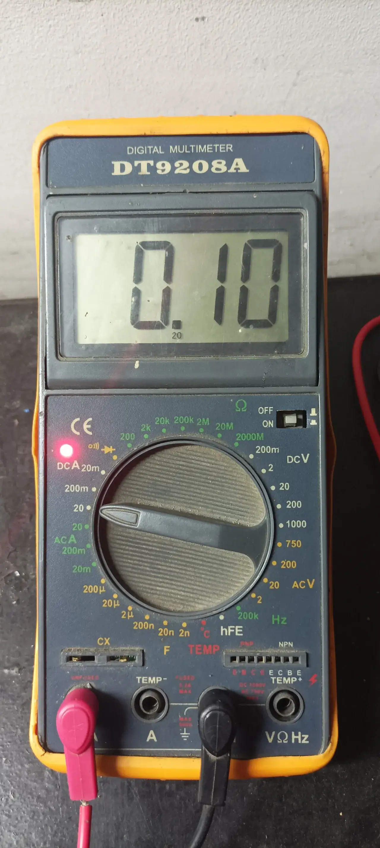 Zdjęcie Jak mierzyć natężenie multimetrem i uniknąć błędów w pomiarach