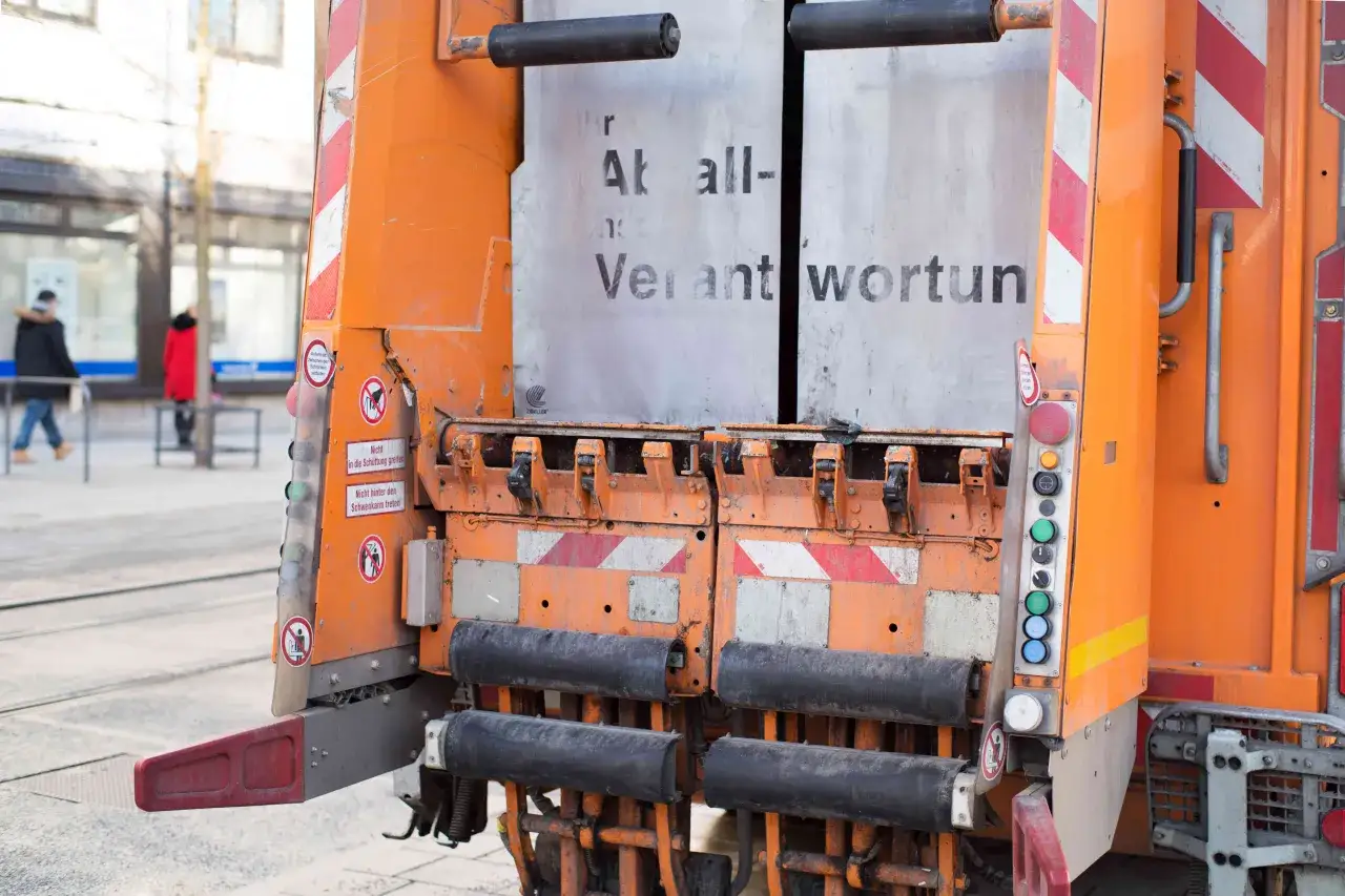 Zdjęcie Ile płaci firma za wywóz śmieci? Sprawdź ukryte koszty i stawki