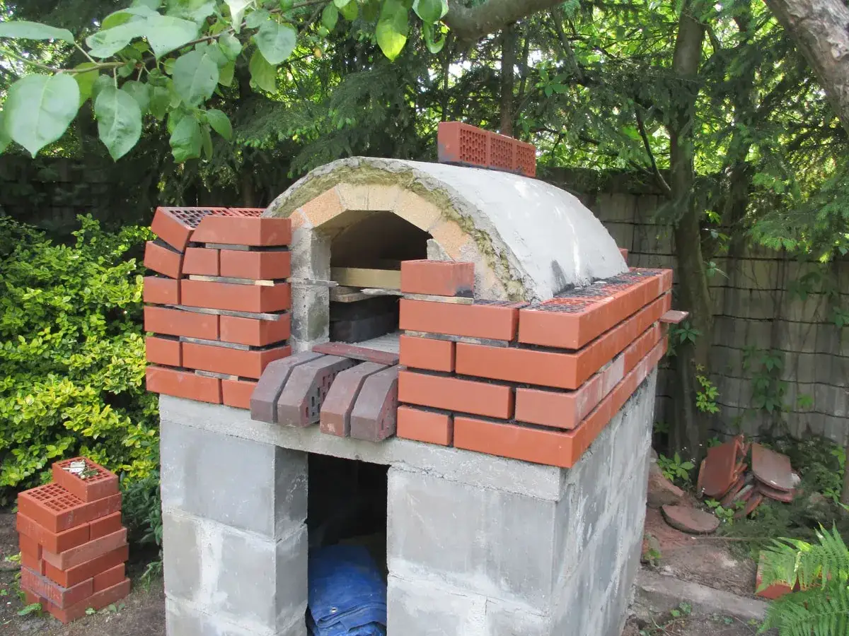 Zdjęcie Jak zbudować ogrodowy piec chlebowy: praktyczna instrukcja dla początkujących