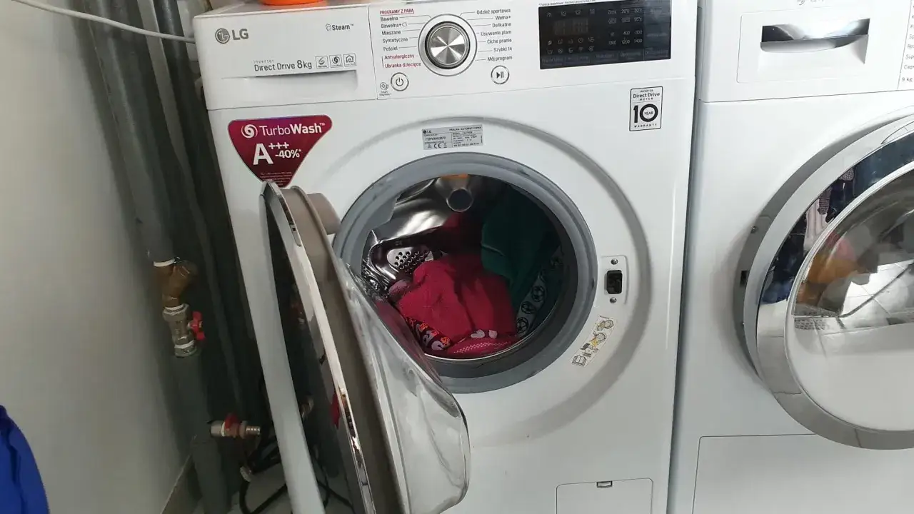 Zdjęcie Jak włączyć pralkę – proste kroki, które rozwiążą Twój problem