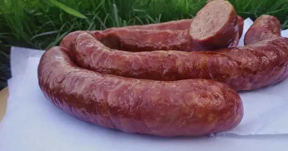 Zdjęcie Ile kolendry do kiełbasy – idealne proporcje dla smaku i jakości