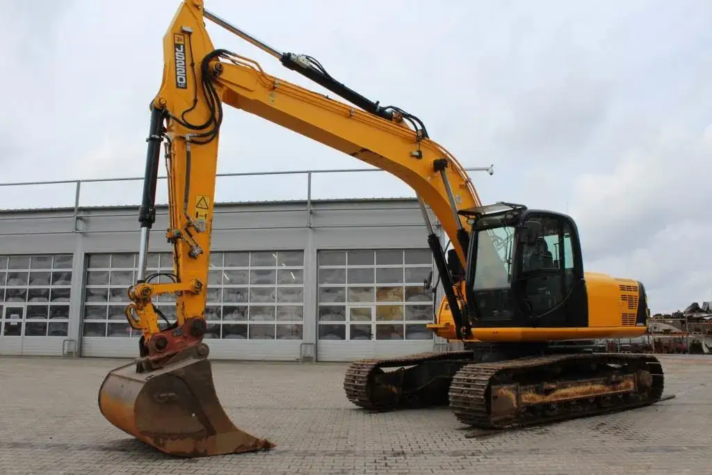 Zdjęcie Ile kosztuje rozbiórka budynku? Poznaj ukryte koszty i czynniki