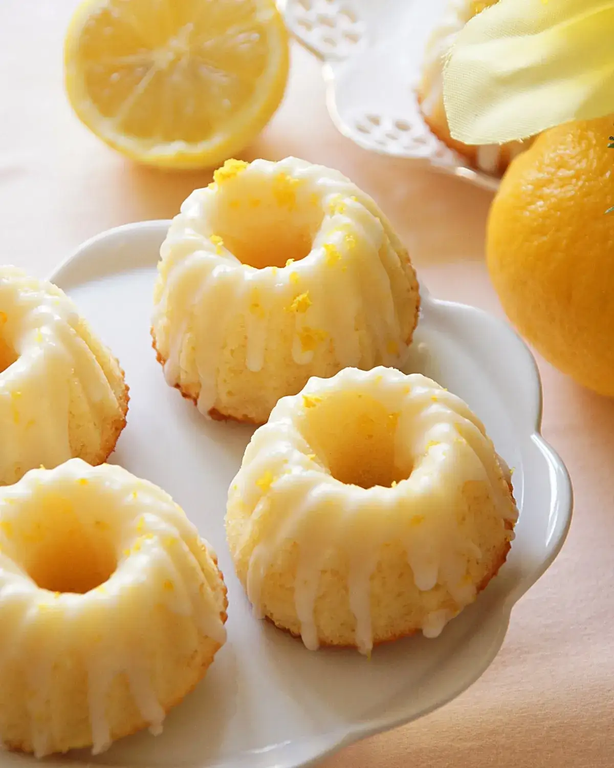 Zdjęcie Jak udekorować babeczki lukrem - proste techniki i kreatywne pomysły