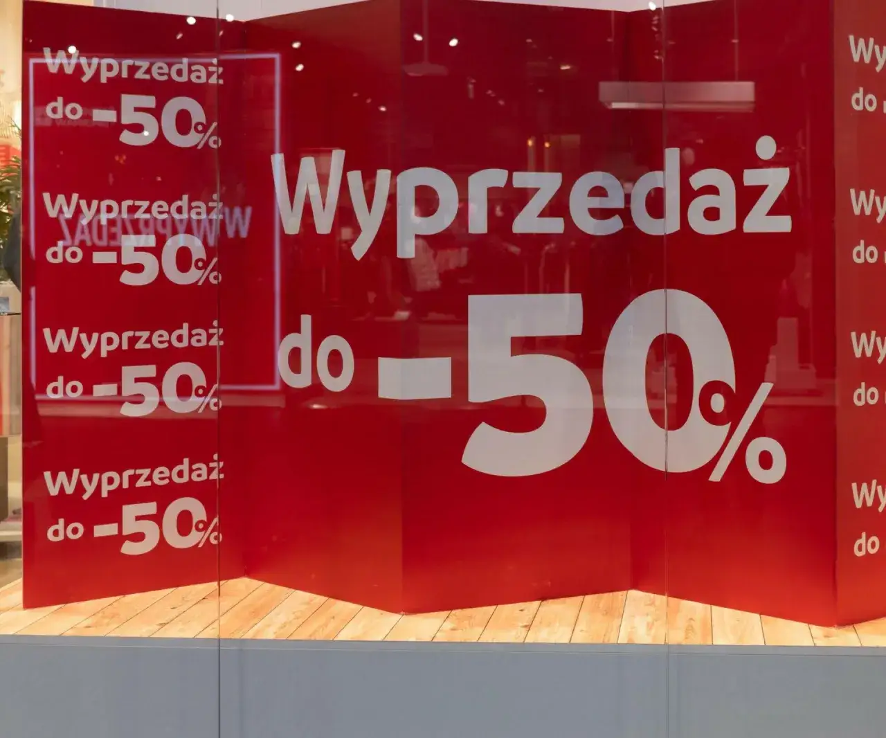 Zdjęcie Kiedy promocje w Rossmannie? Kalendarz, aplikacja i Lidl + Lidl