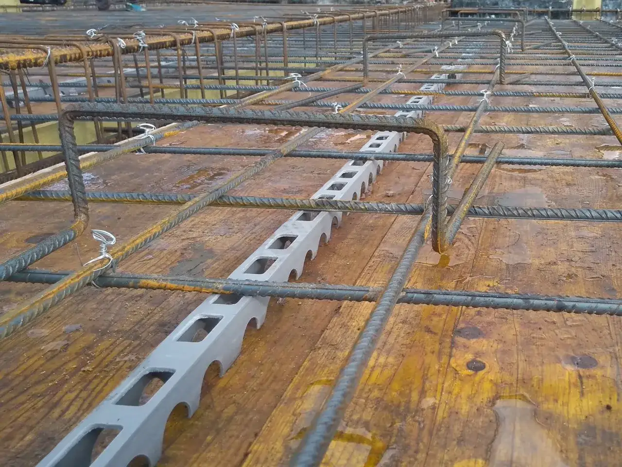 Zdjęcie Kobyłki do zbrojenia: kluczowy element stabilnych konstrukcji