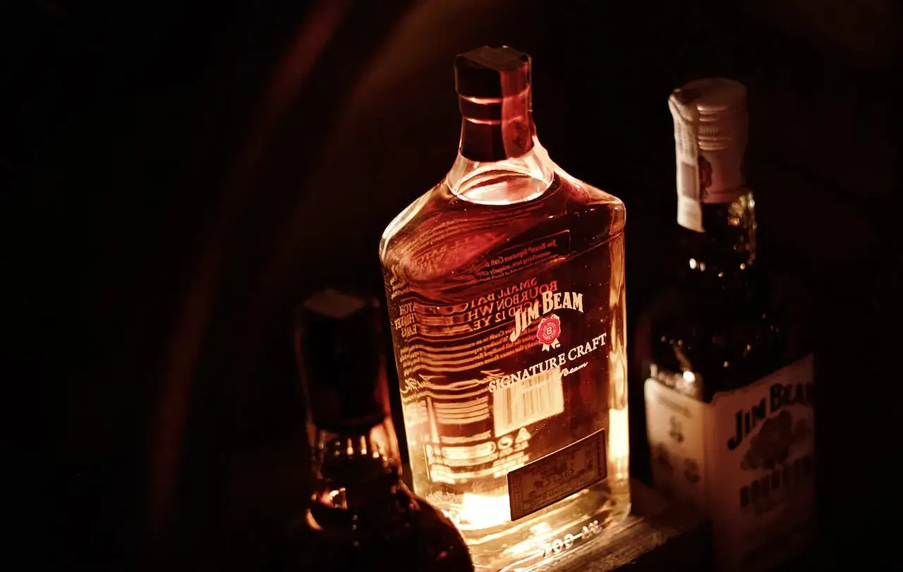 Zdjęcie Czym się różni whisky od whiskey? Kluczowe różnice i fakty