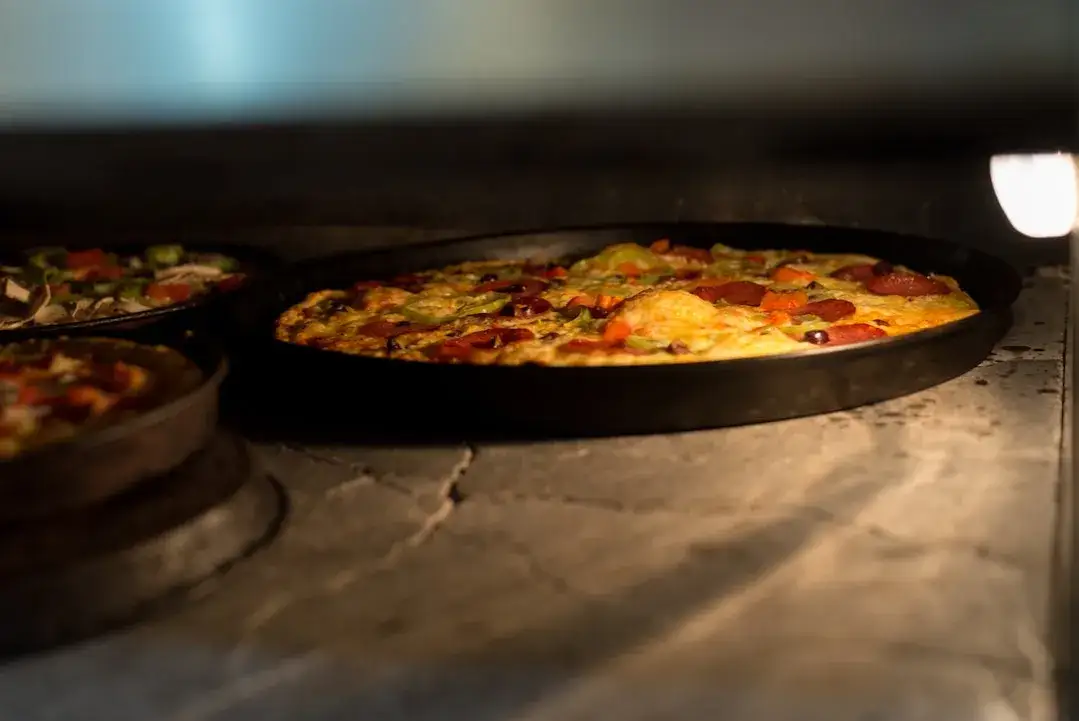 Zdjęcie Jak zrobić pizzę na kamieniu - uniknij błędów i ciesz się smakiem