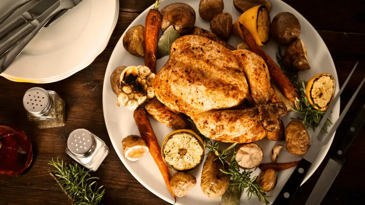 Zdjęcie Jak upiec kurczaka w rękawie, aby był soczysty i pełen smaku