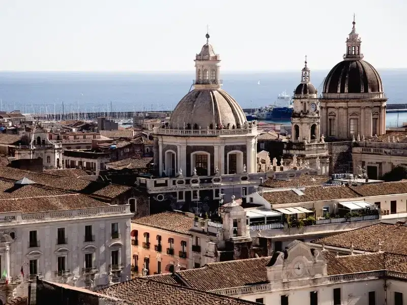 Zdjęcie Czy w Katanii jest bezpiecznie? Odkryj ukryte zagrożenia i porady