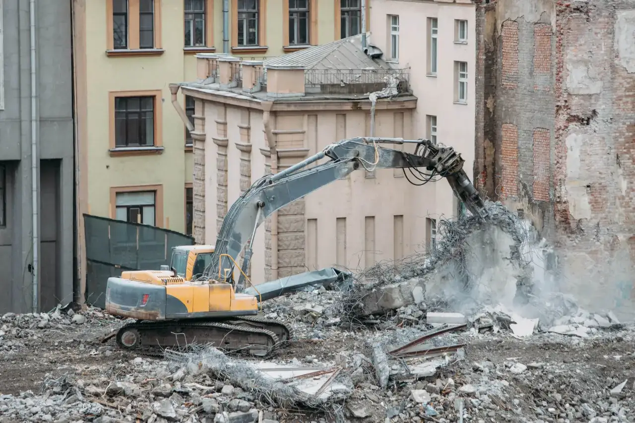 Zdjęcie Budynek do rozbiórki: co z lokatorami i jakie mają prawa?